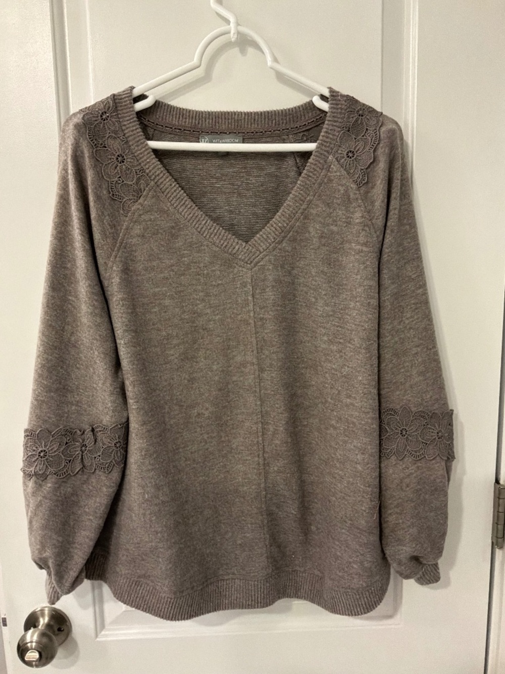 Wit and Wisdom Blouson Long Sleeve V Neck Floral Lace Sweatshirt